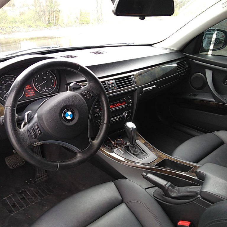 2010 BMW 3 Series Image 7