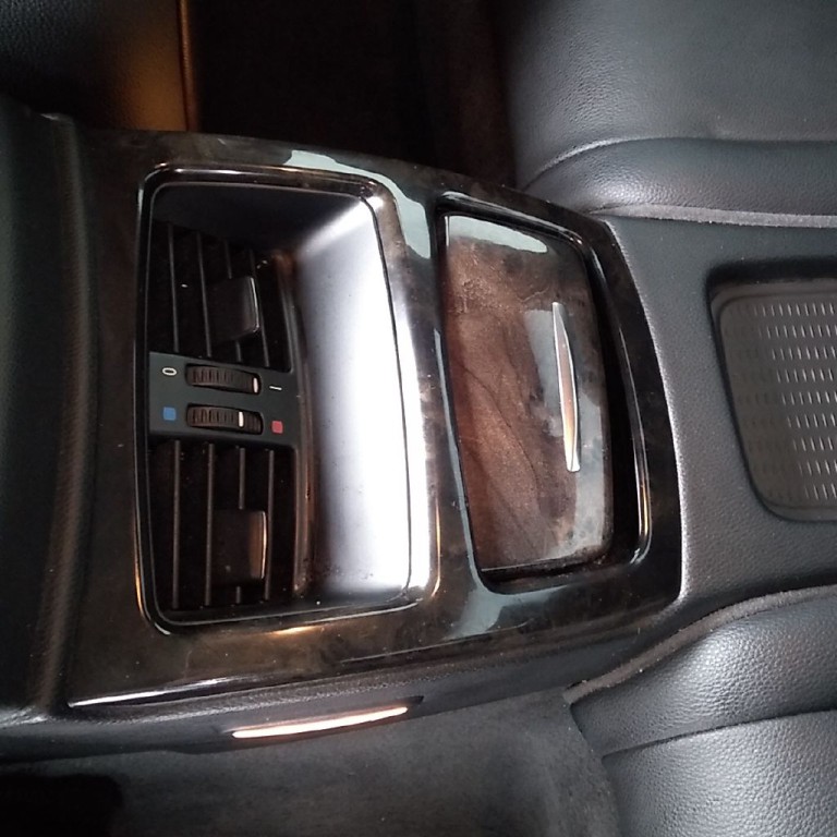 2010 BMW 3 Series Image 9