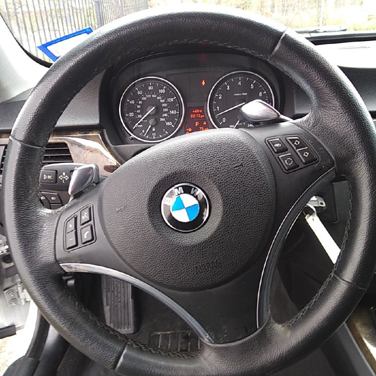 2010 BMW 3 Series Image 12