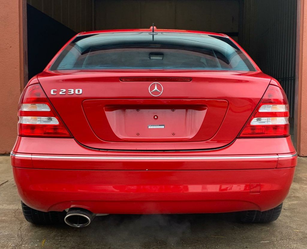 2006 Mercedes-Benz C-Class Image 3