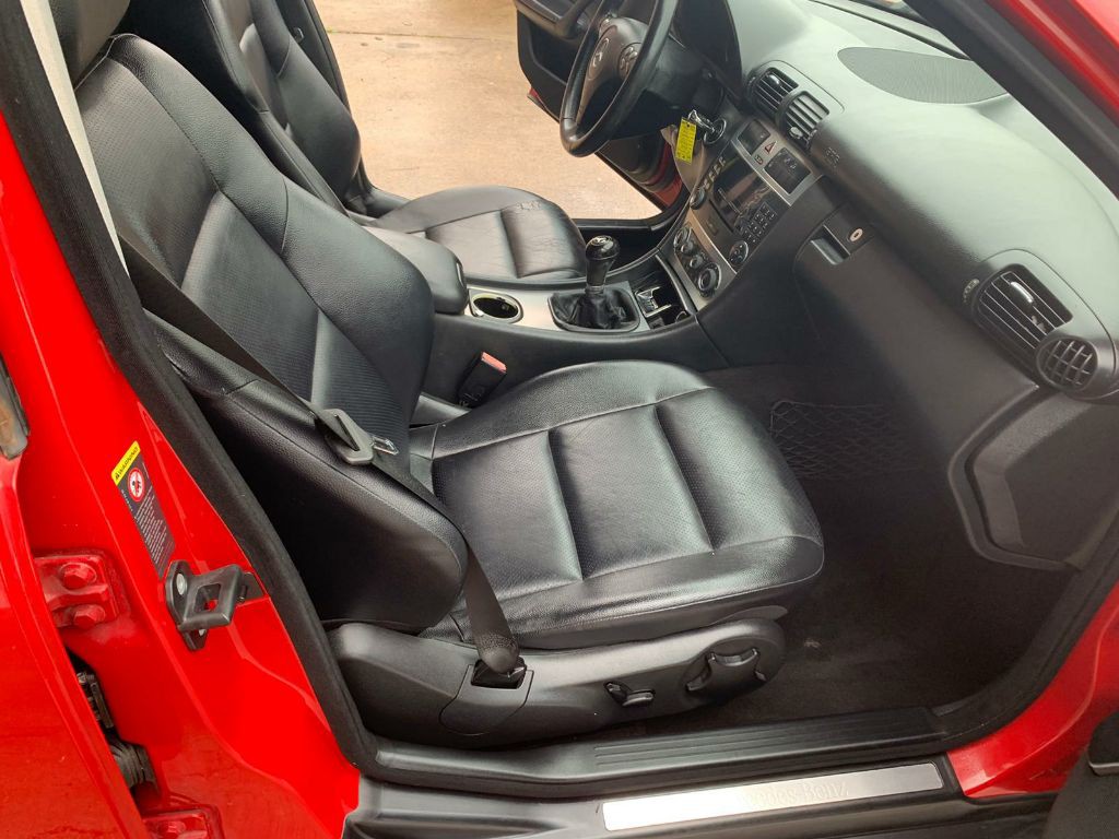 2006 Mercedes-Benz C-Class Image 8