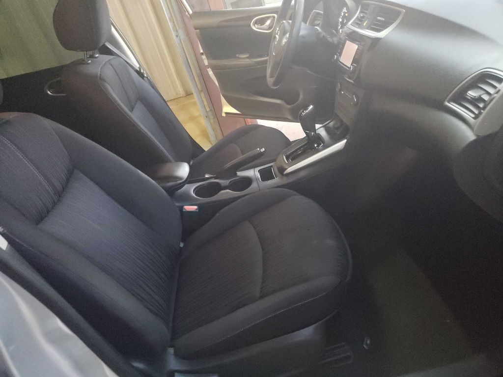 2016 Nissan Sentra Image 14