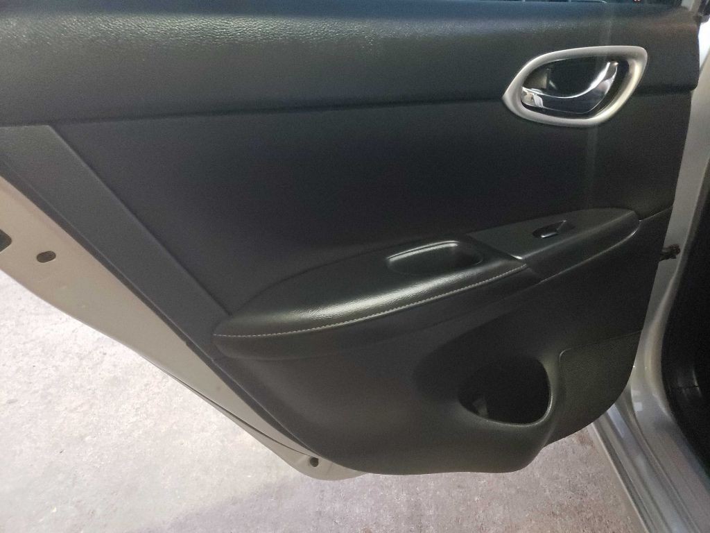 2016 Nissan Sentra Image 16