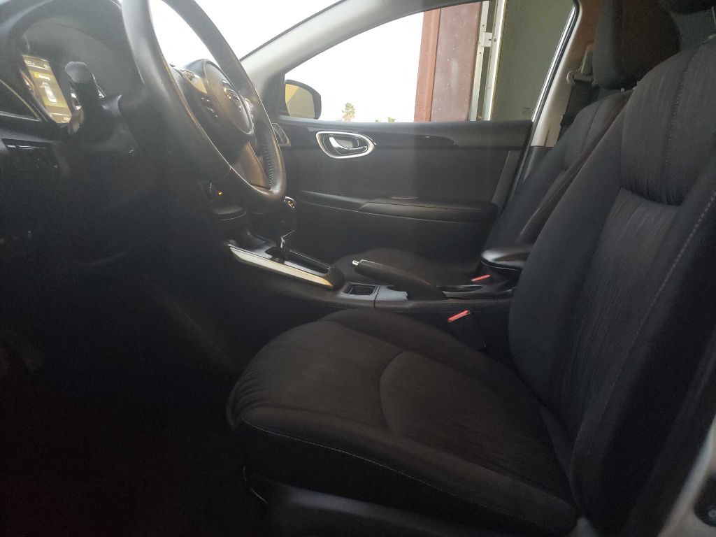 2016 Nissan Sentra Image 33