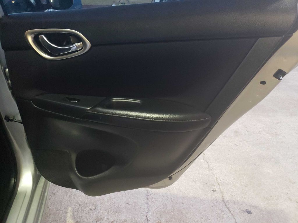 2016 Nissan Sentra Image 37