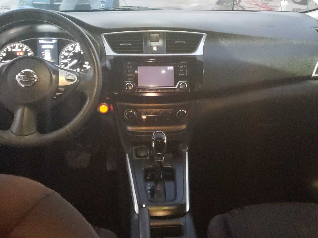 2016 Nissan Sentra Image 45