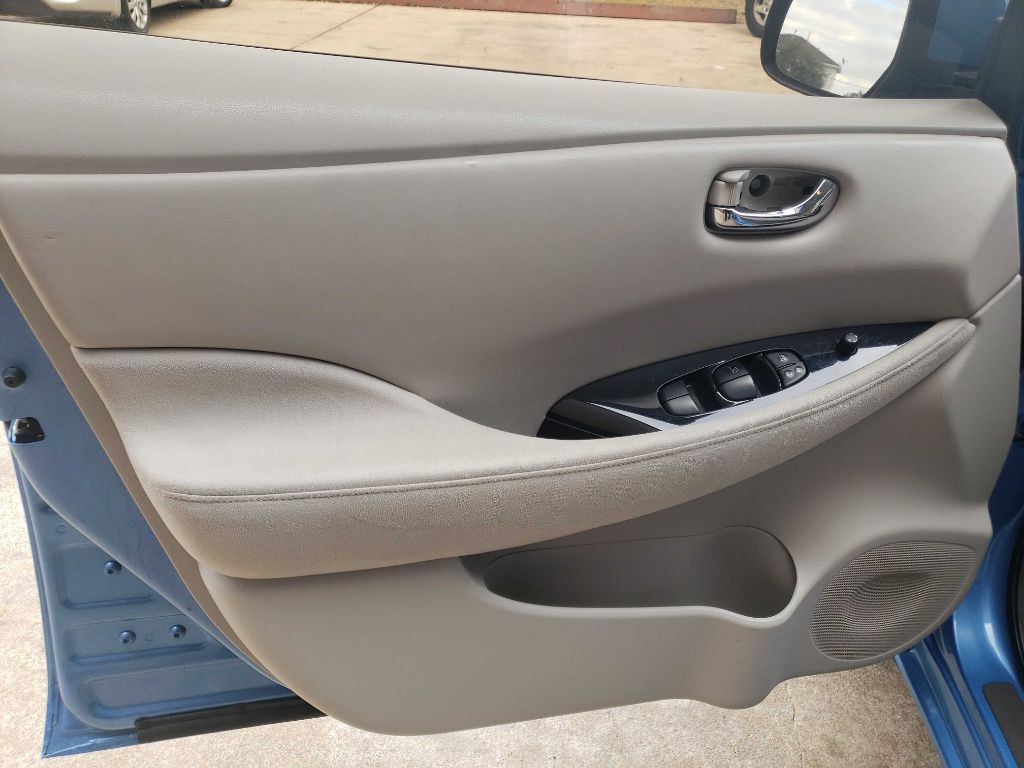 2012 Nissan Leaf Image 9