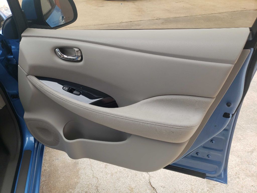 2012 Nissan Leaf Image 11