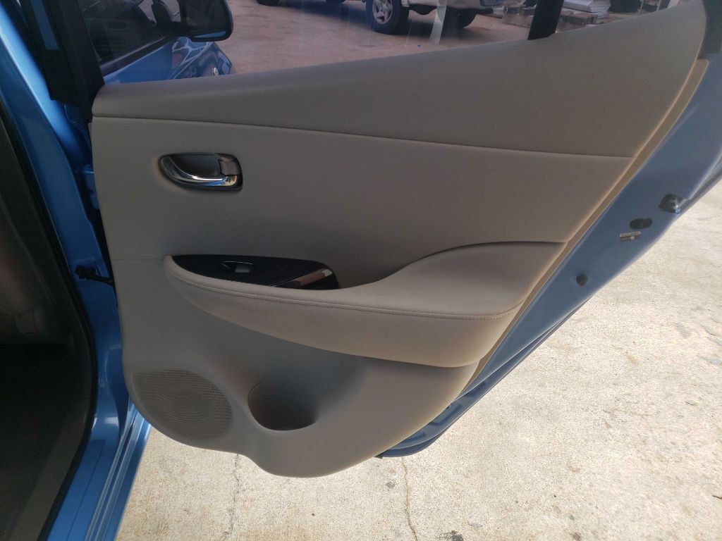 2012 Nissan Leaf Image 13