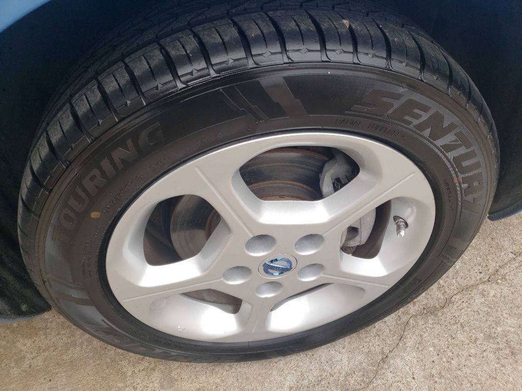 2012 Nissan Leaf Image 15