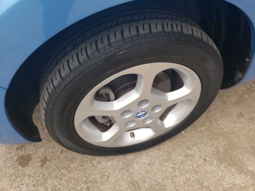 2012 Nissan Leaf Image 16