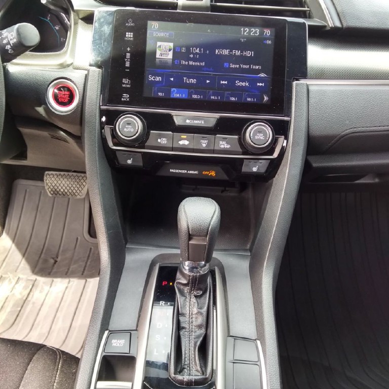 2017 Honda Civic Image 16