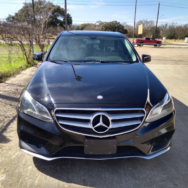 2016 Mercedes-Benz E-Class Image 1