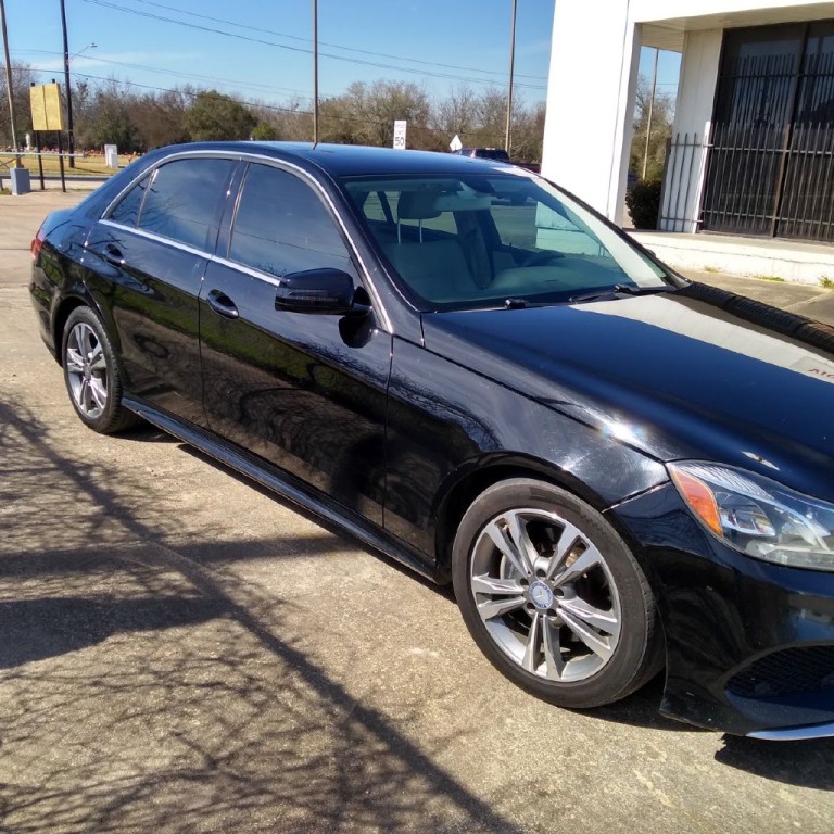 2016 Mercedes-Benz E-Class Image 3