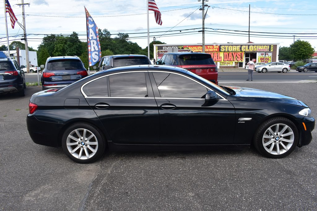 2012 BMW 5 Series Image 9