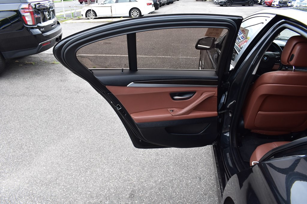 2012 BMW 5 Series Image 11