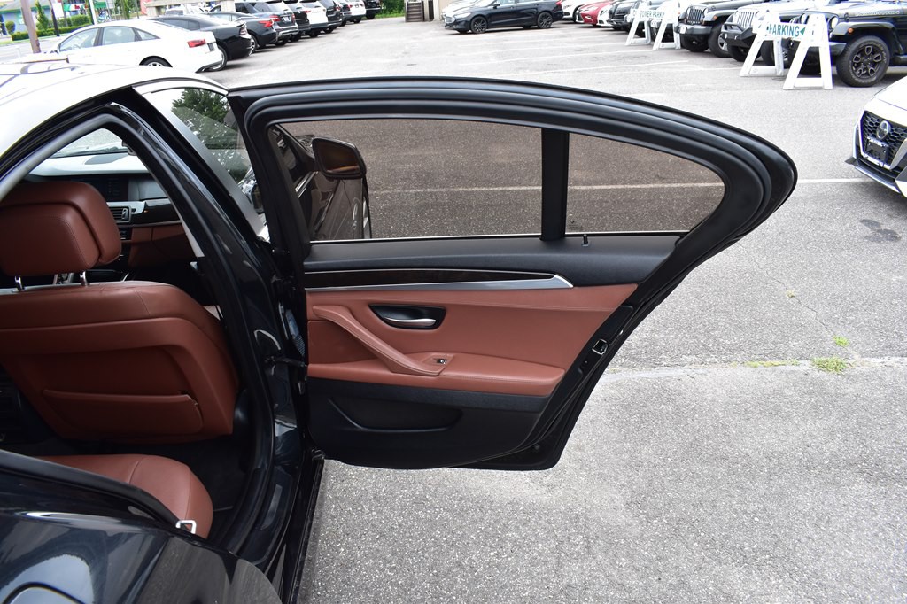 2012 BMW 5 Series Image 12