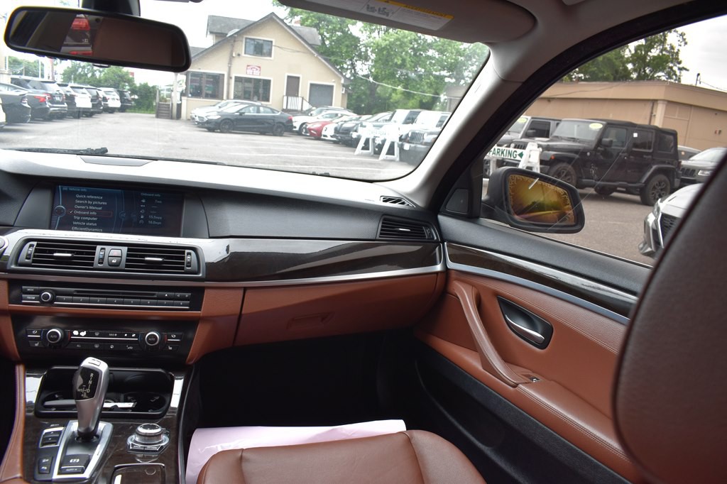 2012 BMW 5 Series Image 20