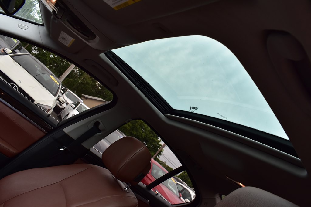 2012 BMW 5 Series Image 21