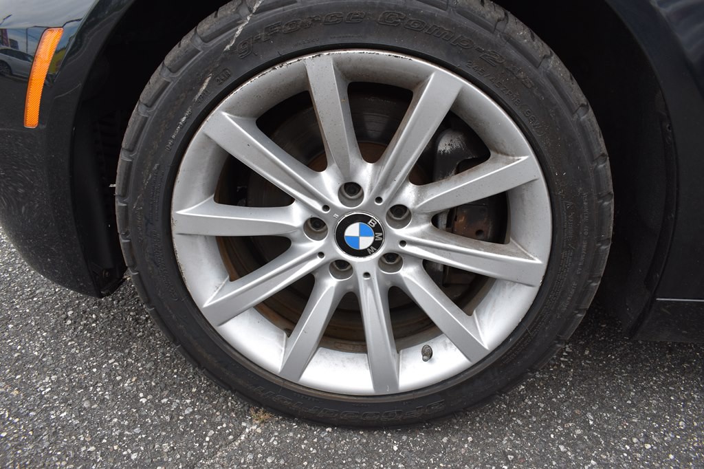 2012 BMW 5 Series Image 25