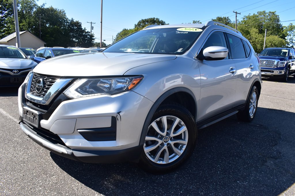 2018 Nissan Rogue Image 1
