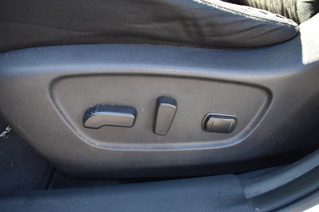 2018 Nissan Rogue Image 8