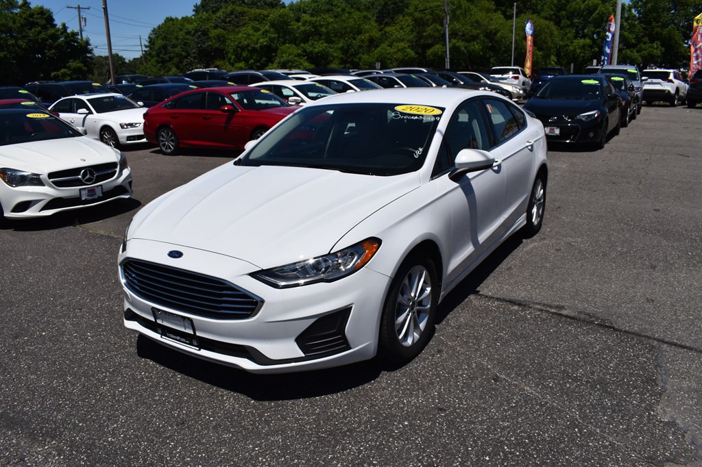 2020 Ford Fusion Image 1