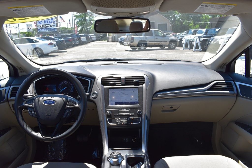 2020 Ford Fusion Image 17