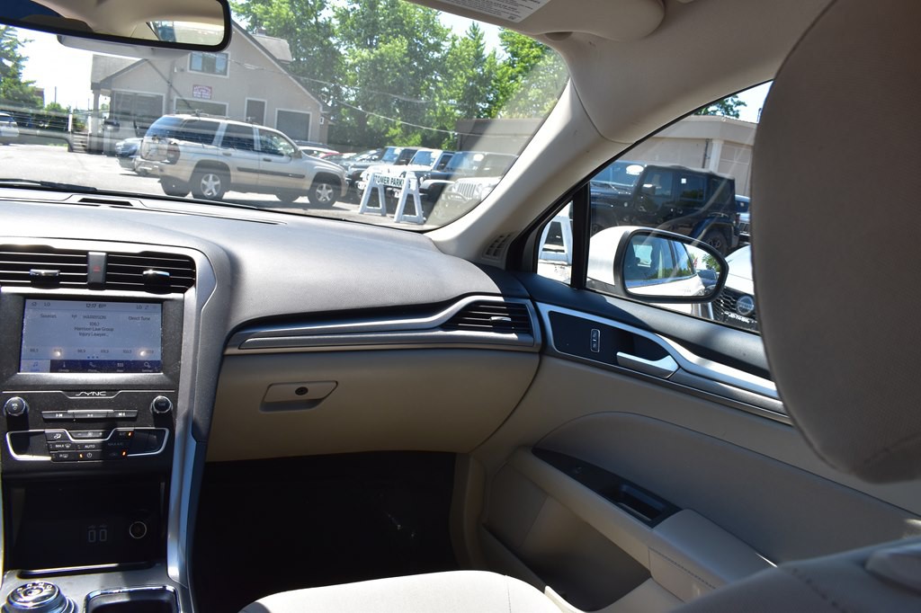 2020 Ford Fusion Image 18