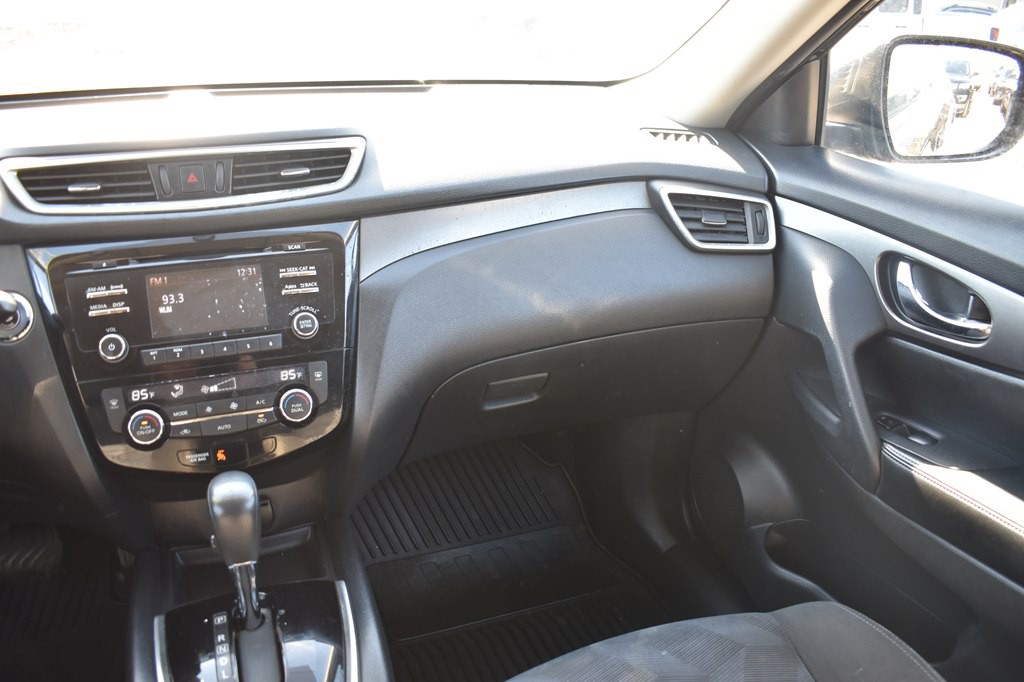 2015 Nissan Rogue Image 14