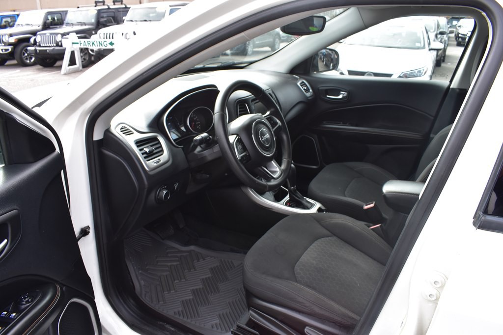2018 Jeep Compass Image 9