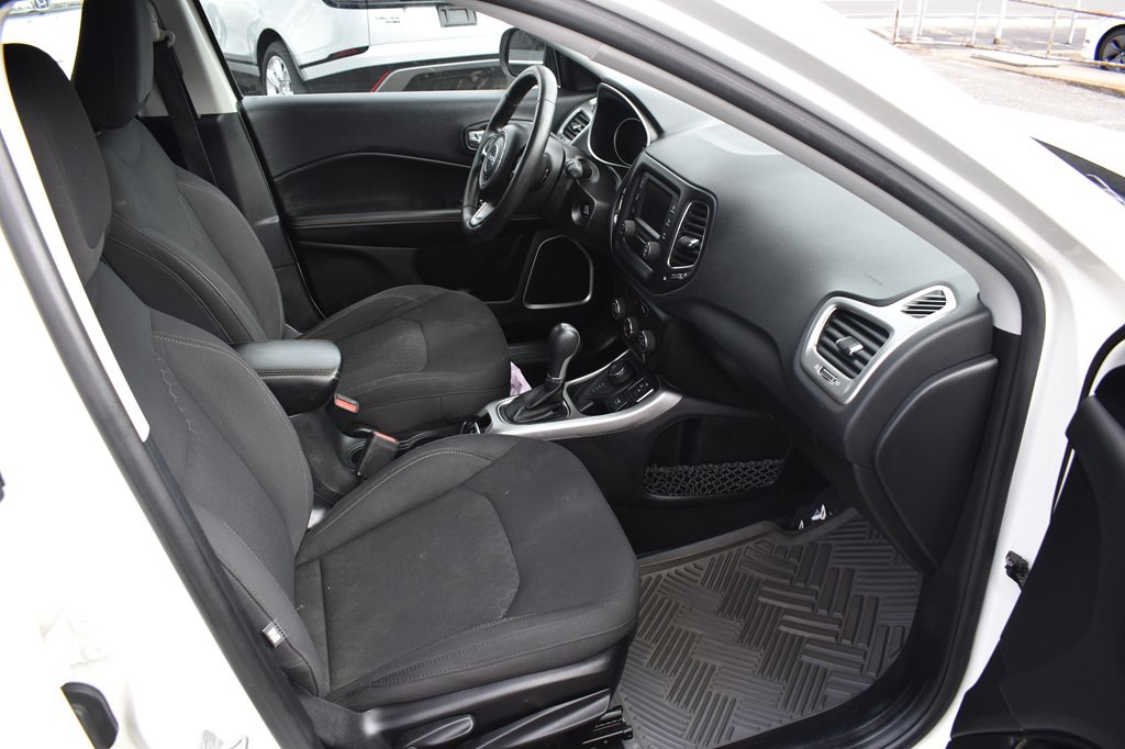 2018 Jeep Compass Image 16