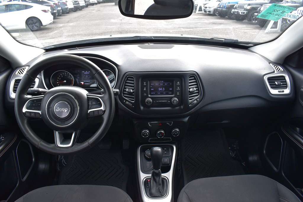 2018 Jeep Compass Image 18