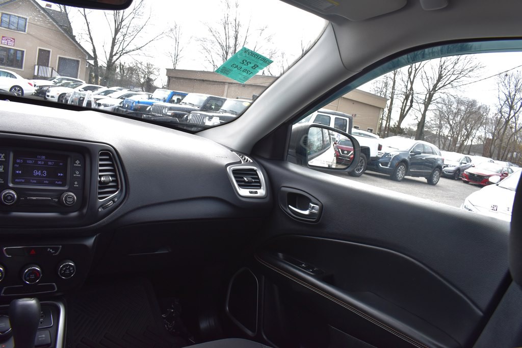 2018 Jeep Compass Image 19