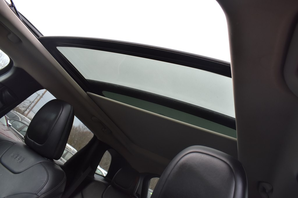 2015 Jeep Cherokee Image 11
