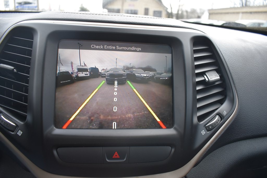 2015 Jeep Cherokee Image 18