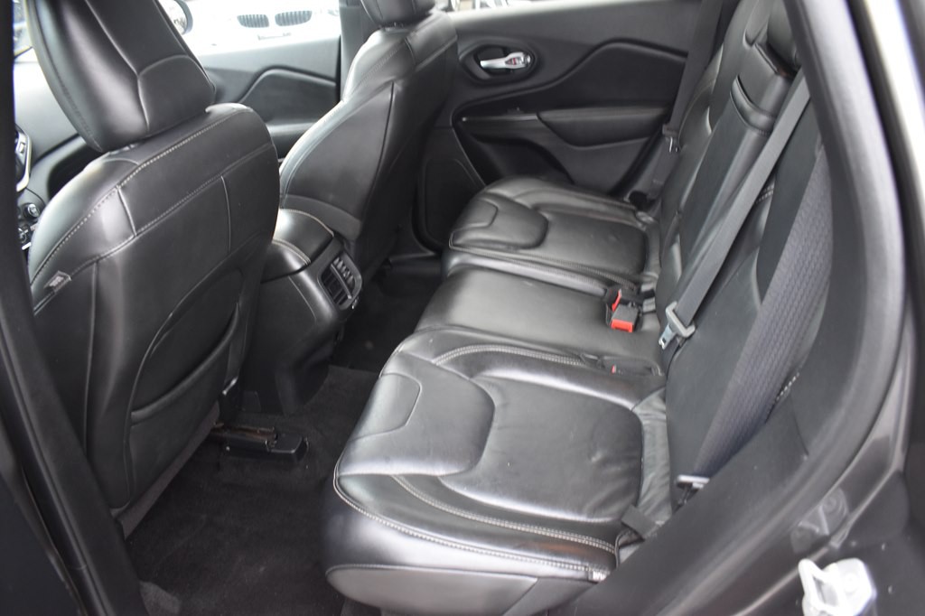 2015 Jeep Cherokee Image 19
