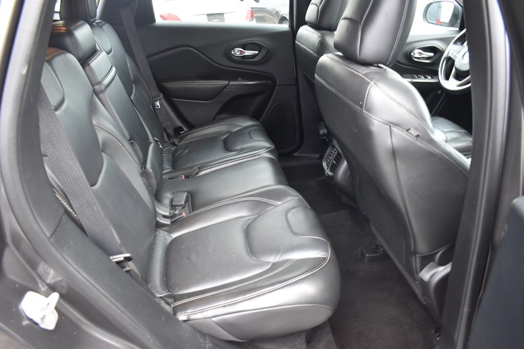 2015 Jeep Cherokee Image 21