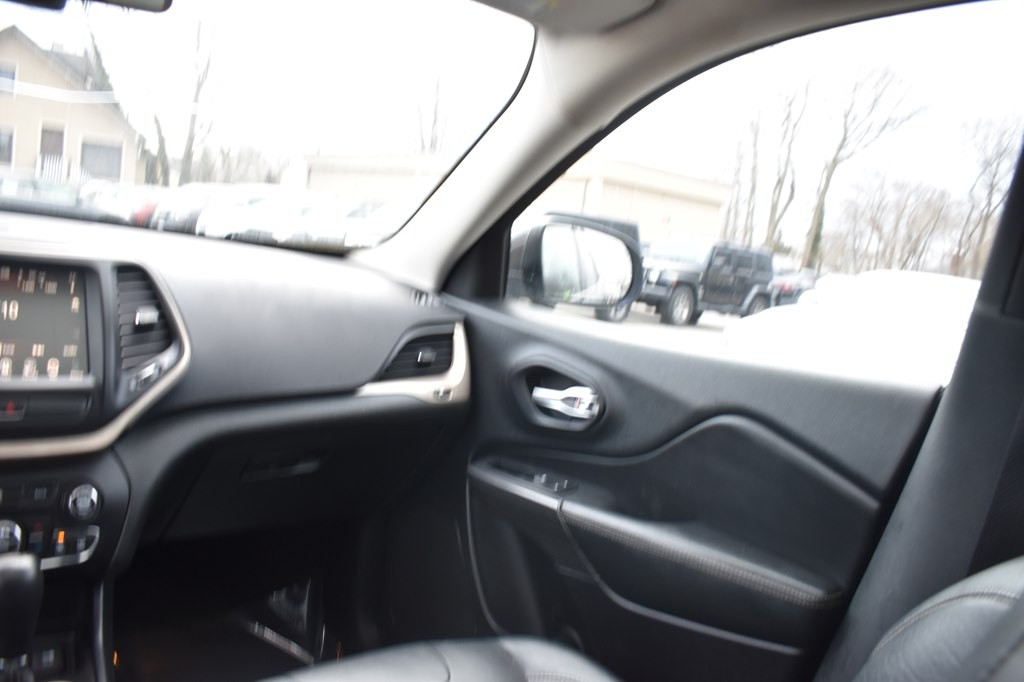 2015 Jeep Cherokee Image 25