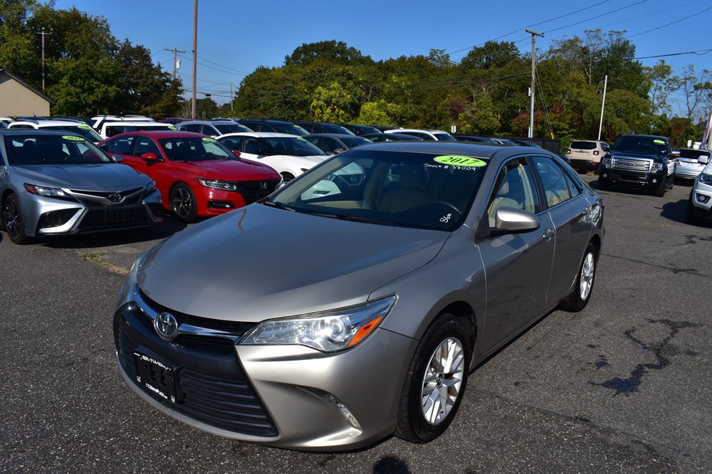 2017 Toyota Camry Image 4
