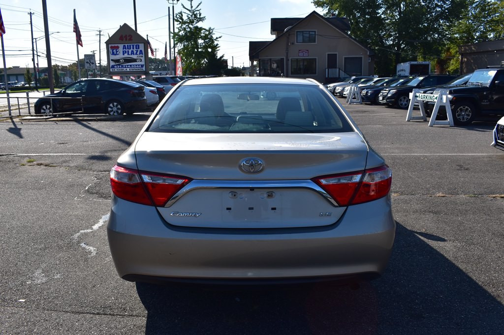2017 Toyota Camry Image 6