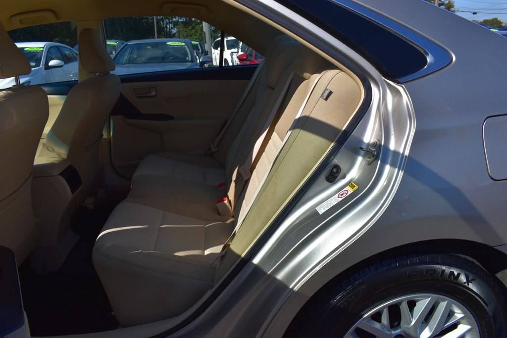 2017 Toyota Camry Image 10