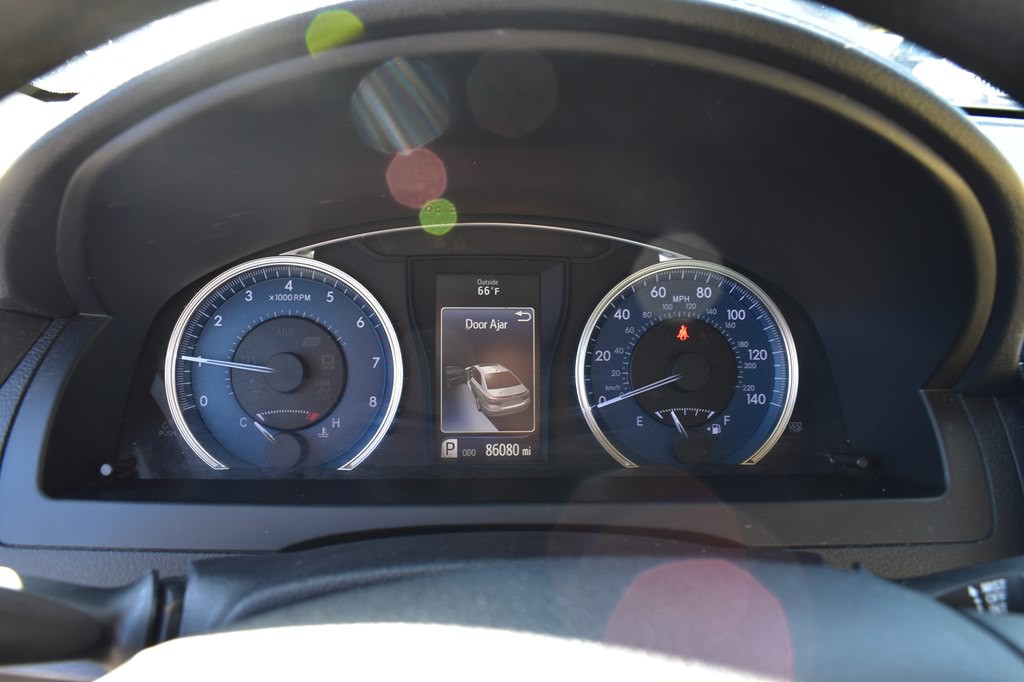 2017 Toyota Camry Image 13