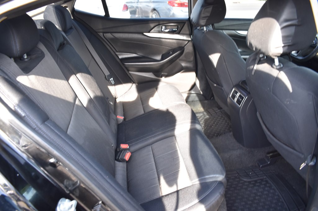 2019 Nissan Maxima Image 17