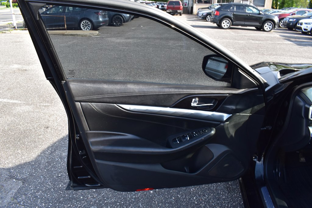 2019 Nissan Maxima Image 22