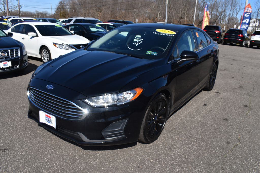 2019 Ford Fusion Image 1