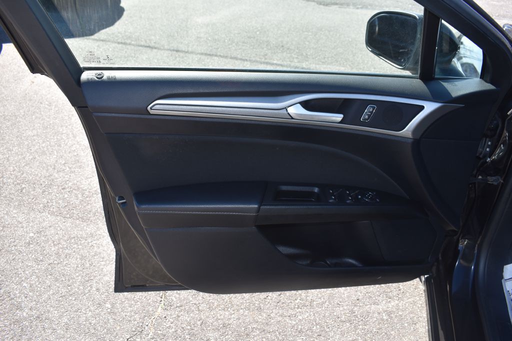 2019 Ford Fusion Image 8