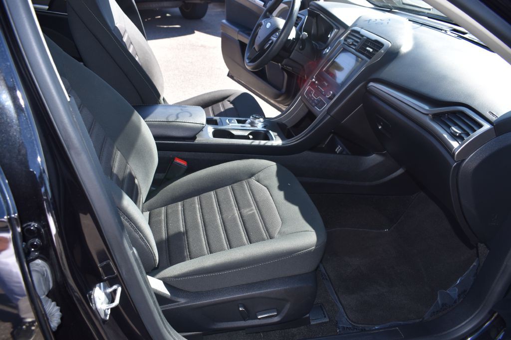 2019 Ford Fusion Image 12