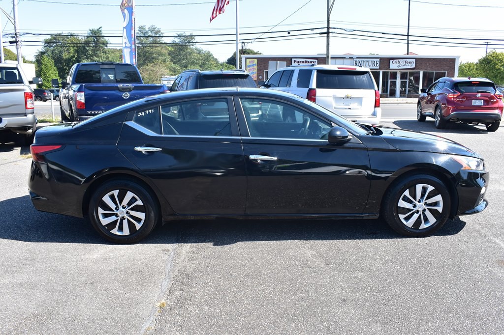 2020 Nissan Altima Image 9