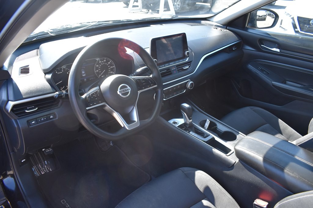 2020 Nissan Altima Image 10